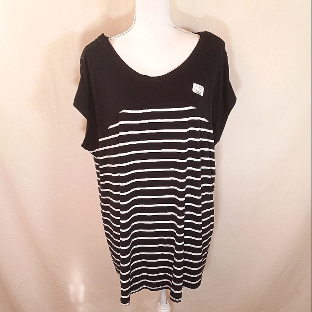 NWT SUPER SOFT MATERNITY/TUNIC
